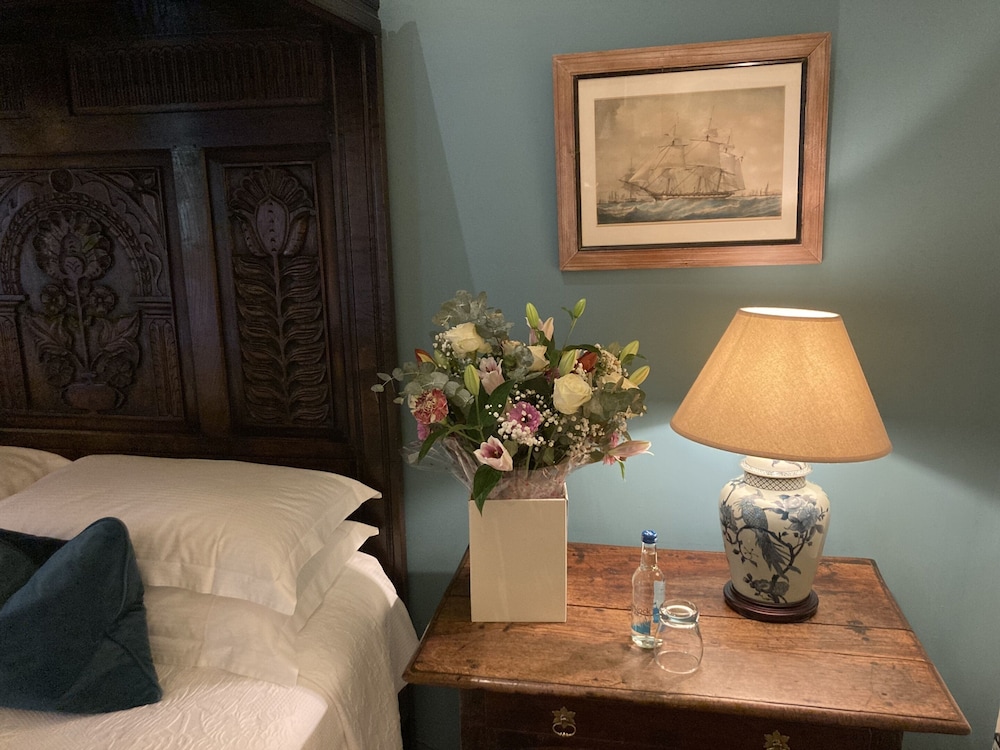 Old Downton Lodge 11/50