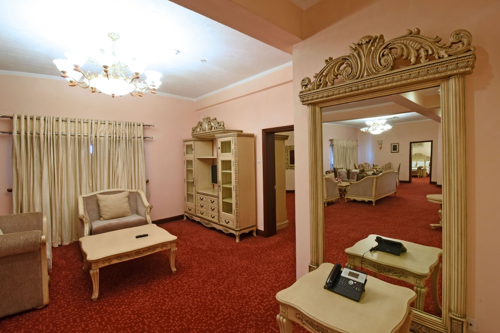 Imperial Royale Hotel 35/66