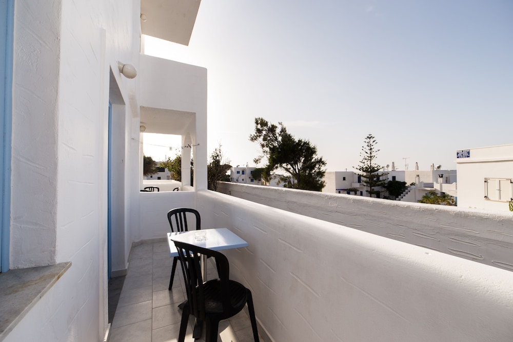 Stratos Apartments and Studios 24/45