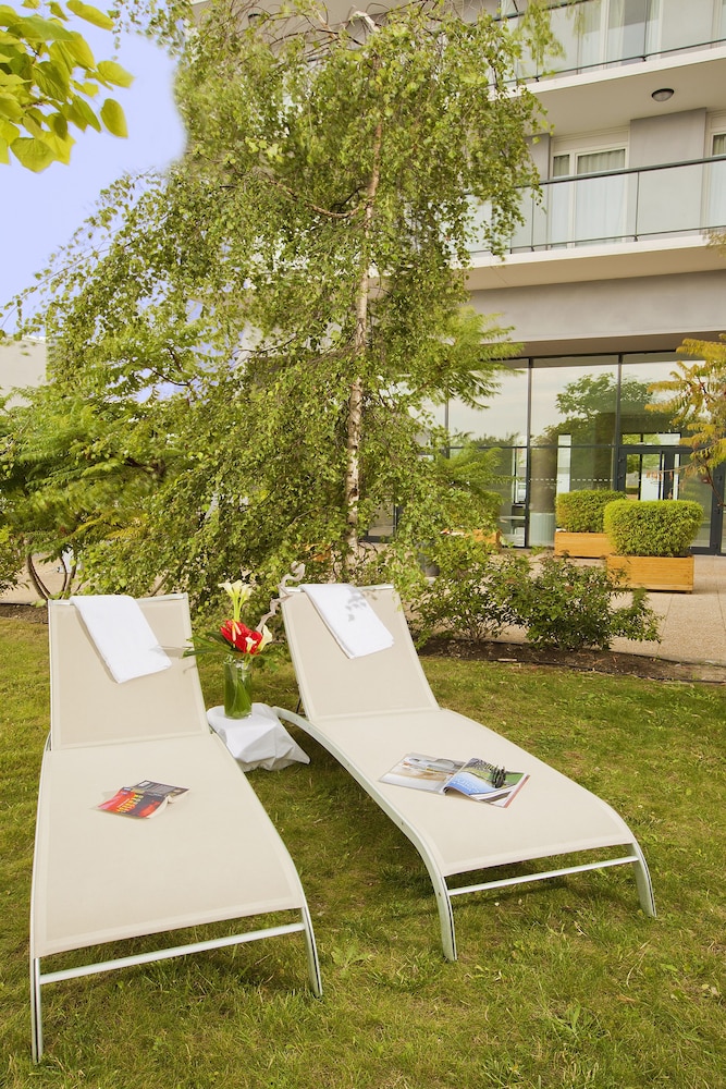 Residhome Carrieres La Defense 26/67