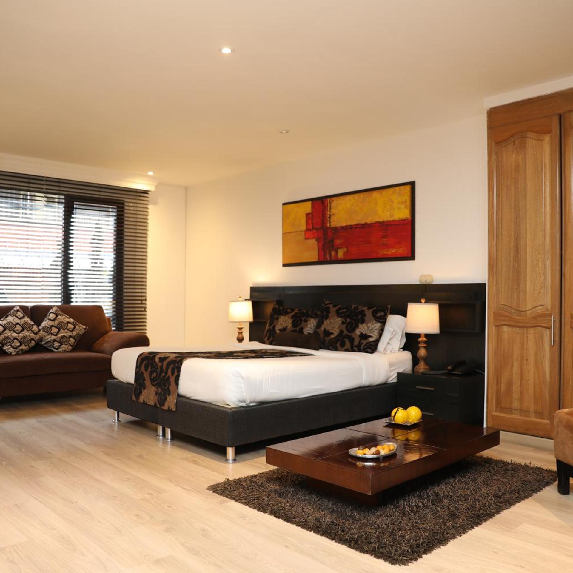 Suites 108 9/55