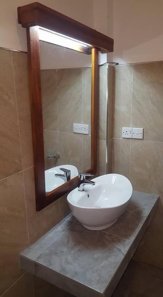 Asharo Sigiriya Villa 26/28