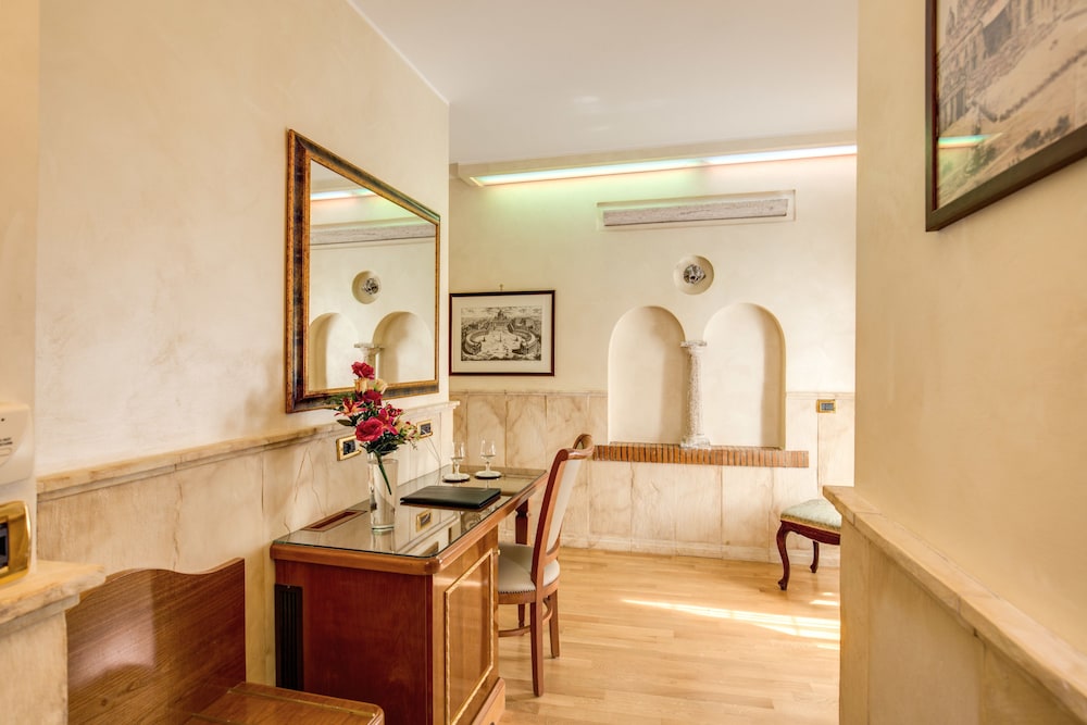 Pantheon Rooms 23/32