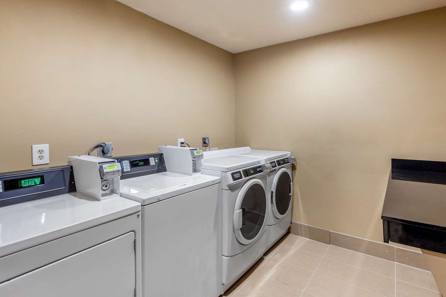 Quality Suites Sherman, TX 11/14