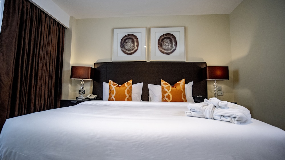 Oak Plaza East Airport Hotel 12/47