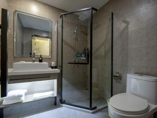 BUSINESS, DOUBLE BED