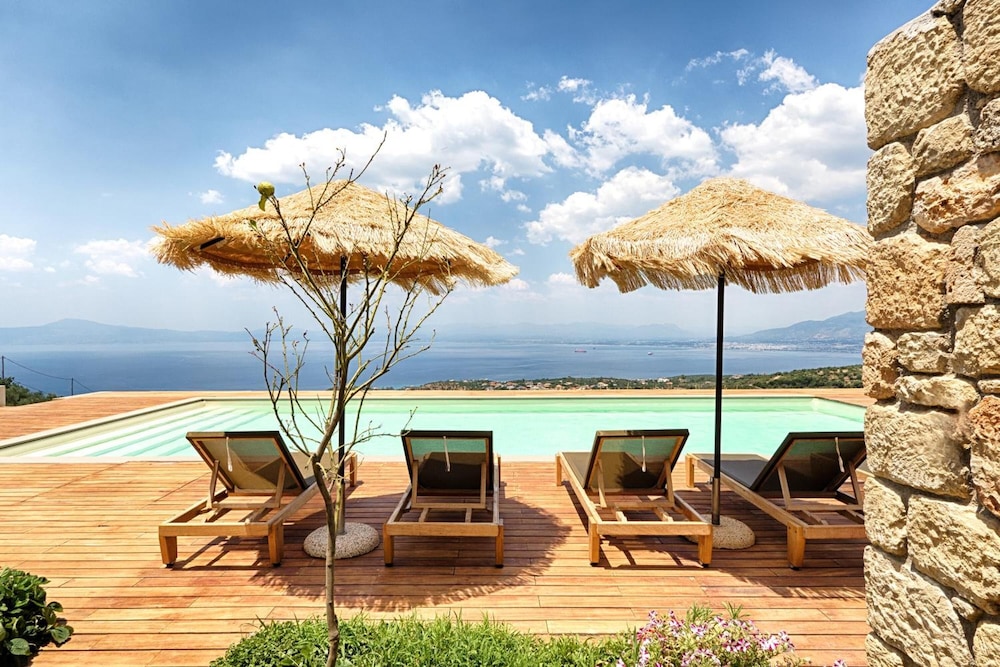 Euphoria Suites 24/41