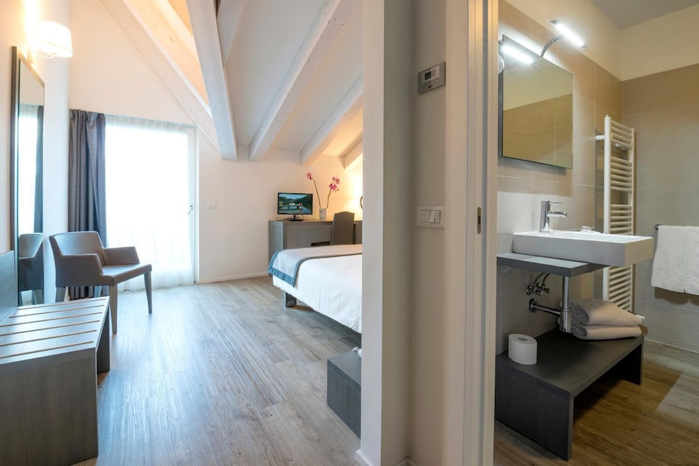 HOTEL BAVARIA 20/30