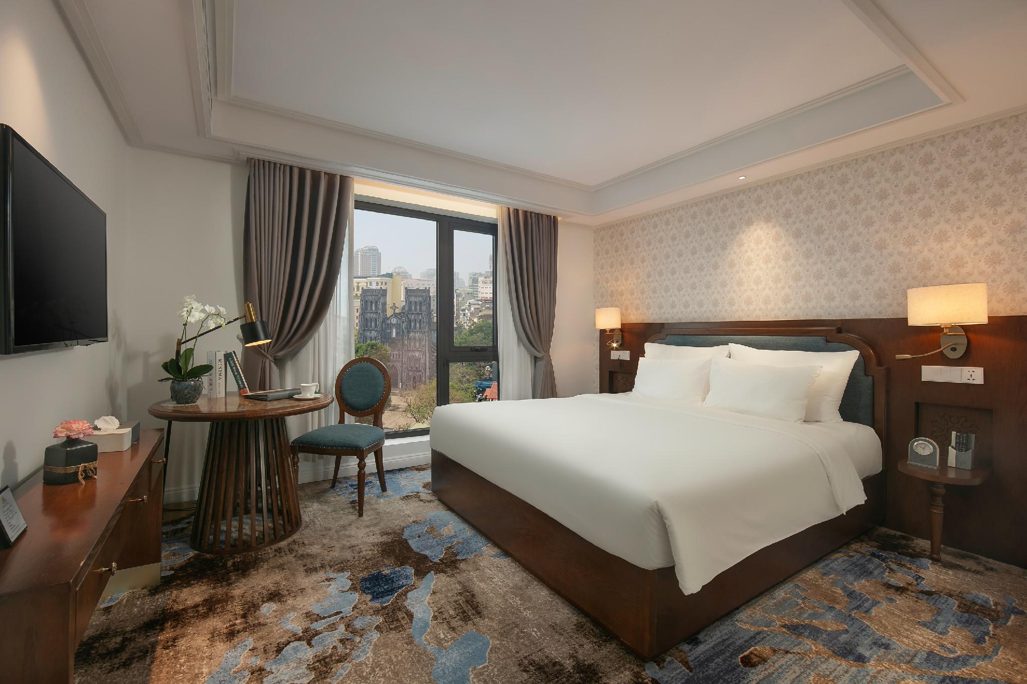 Diamond, Deluxe, King Bed, with View