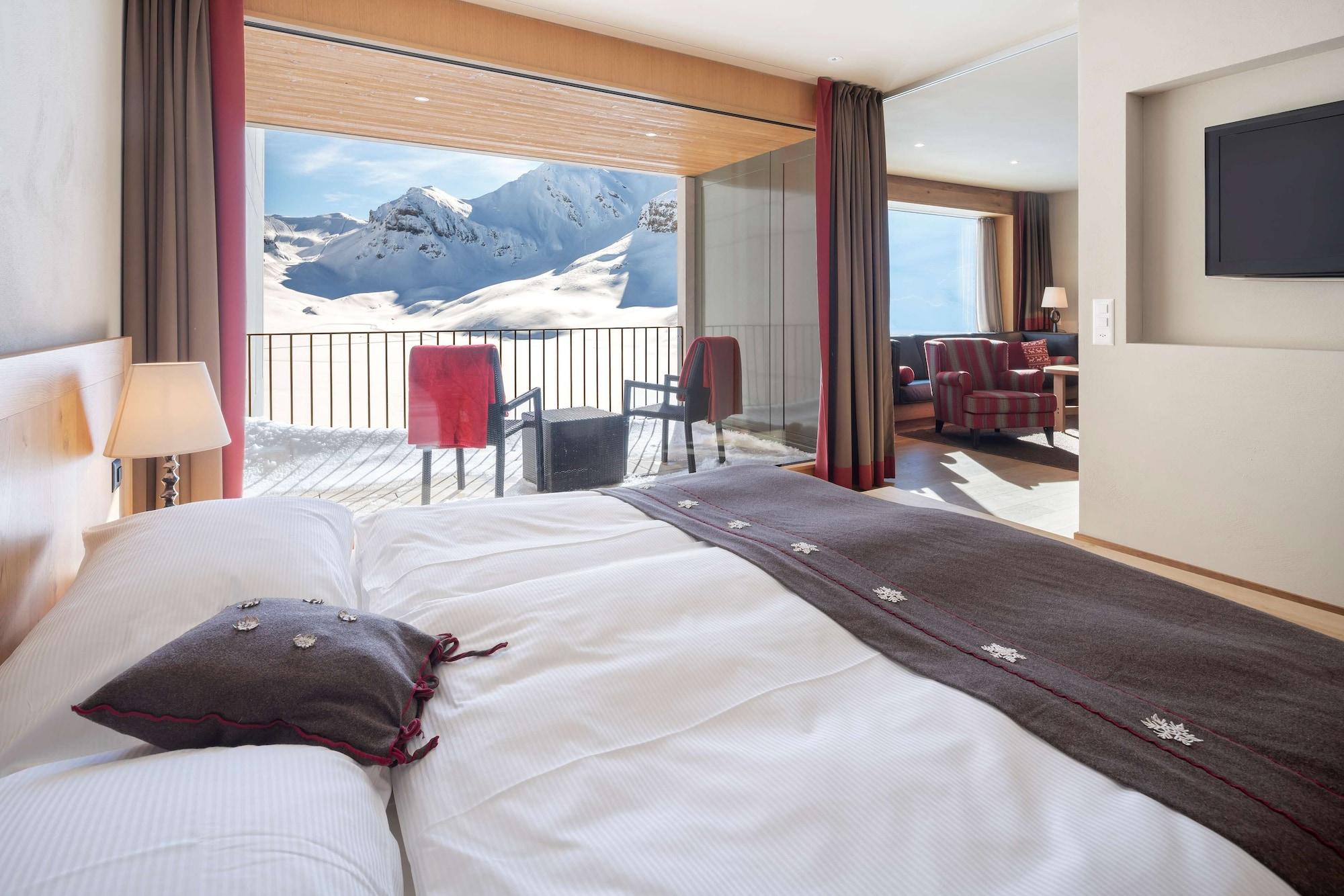suite, lake view