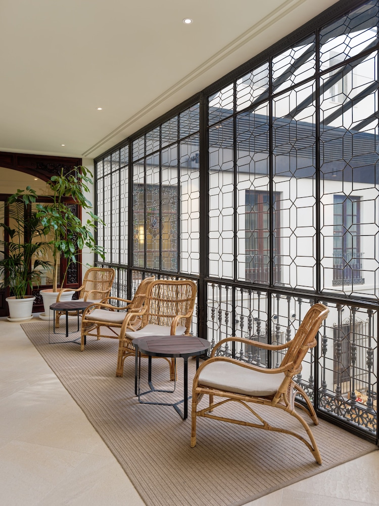 H10 Palacio Colomera 47/77
