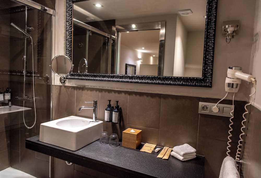 Vasanta Hotel Boutique 50/50