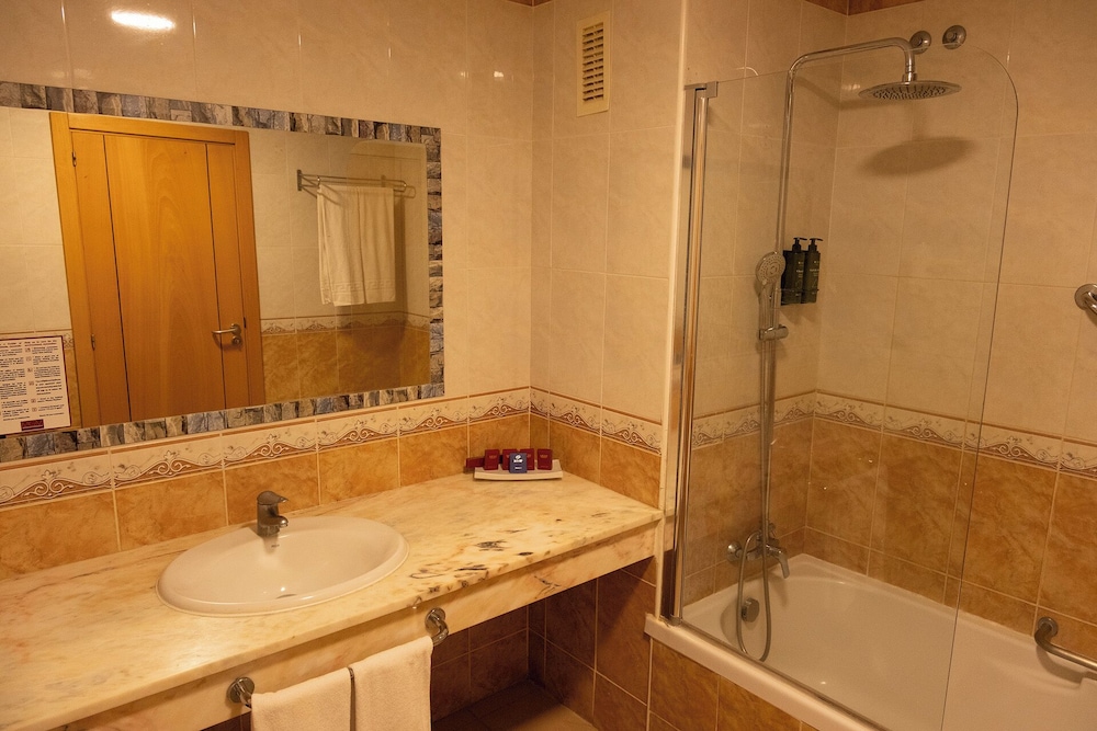 جناح جونيور بسريرين منفصلين مع أريكة، Grand Muthu Golf Plaza Hotel and Spa 6/7