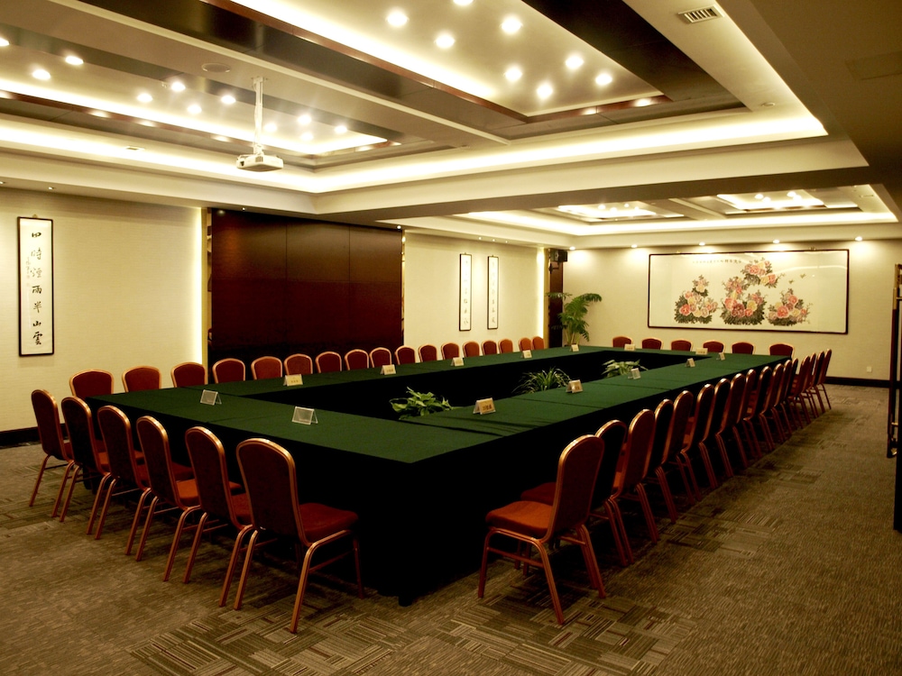 Zhenbao Holiday Hotel Nanjing Yuhua 12/12