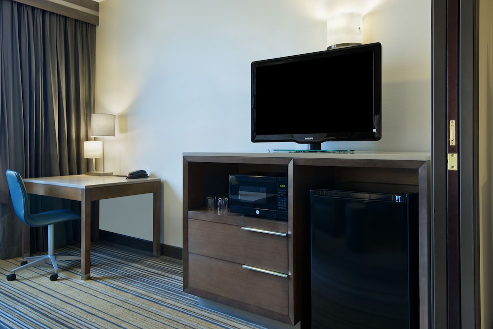 Oxford Suites Downtown Spokane 40/55