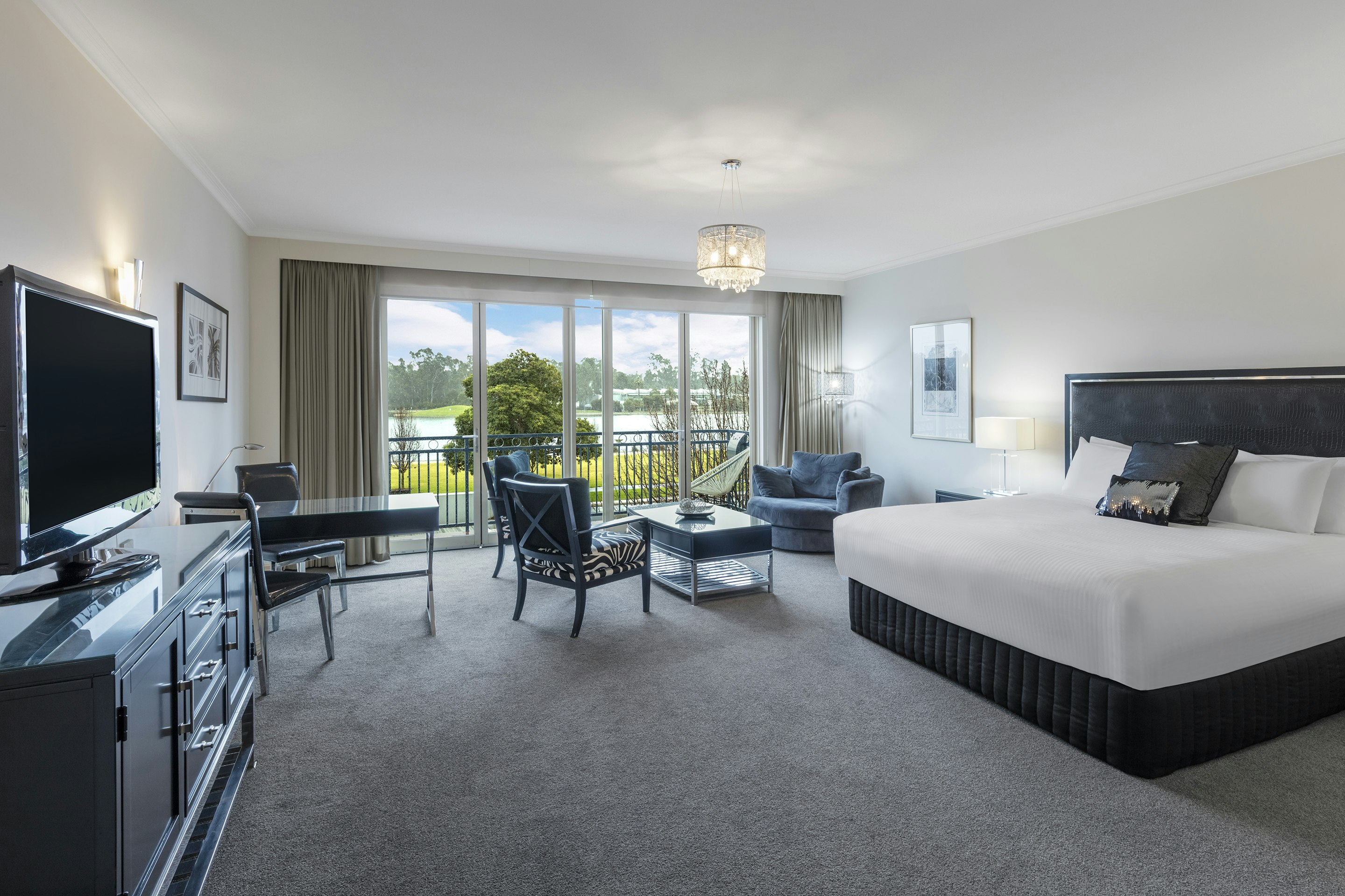 The Carrington Hotel 4/11