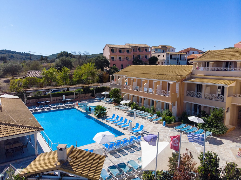 Kavos Plaza Hotel 36/50