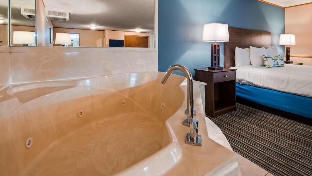 Best Western Woodhaven Inn 15/43