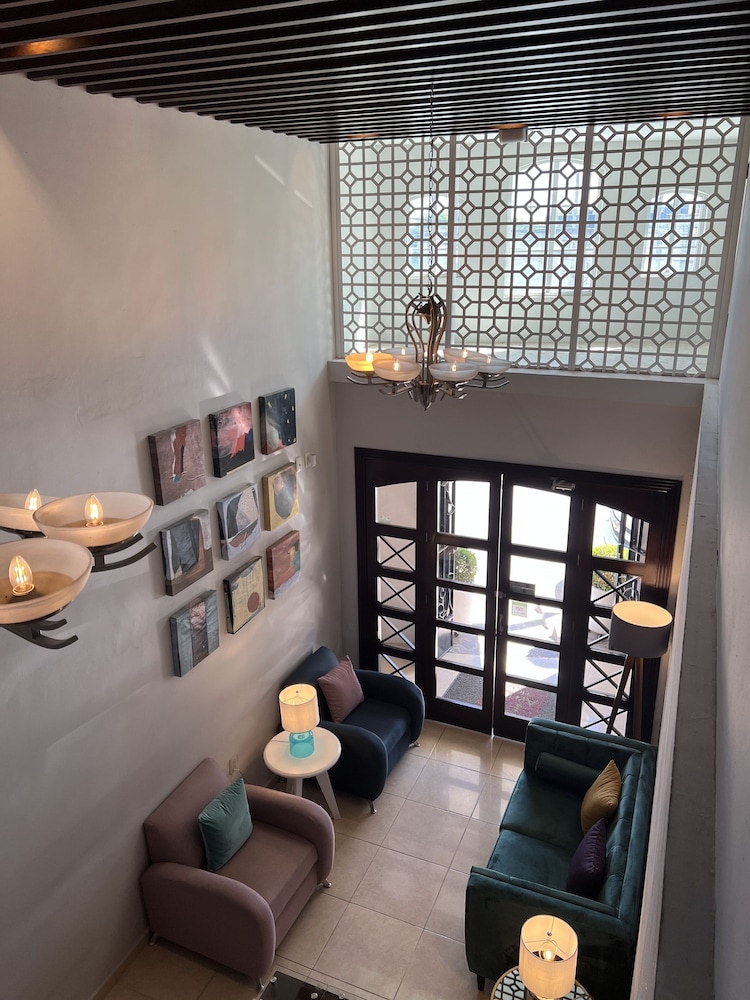 Hotel Arribo 25/27