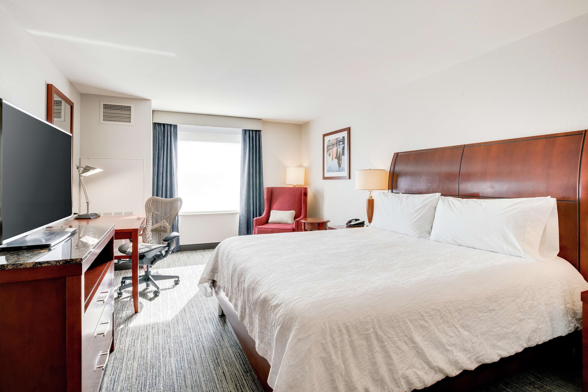 ROOM, KING BED
