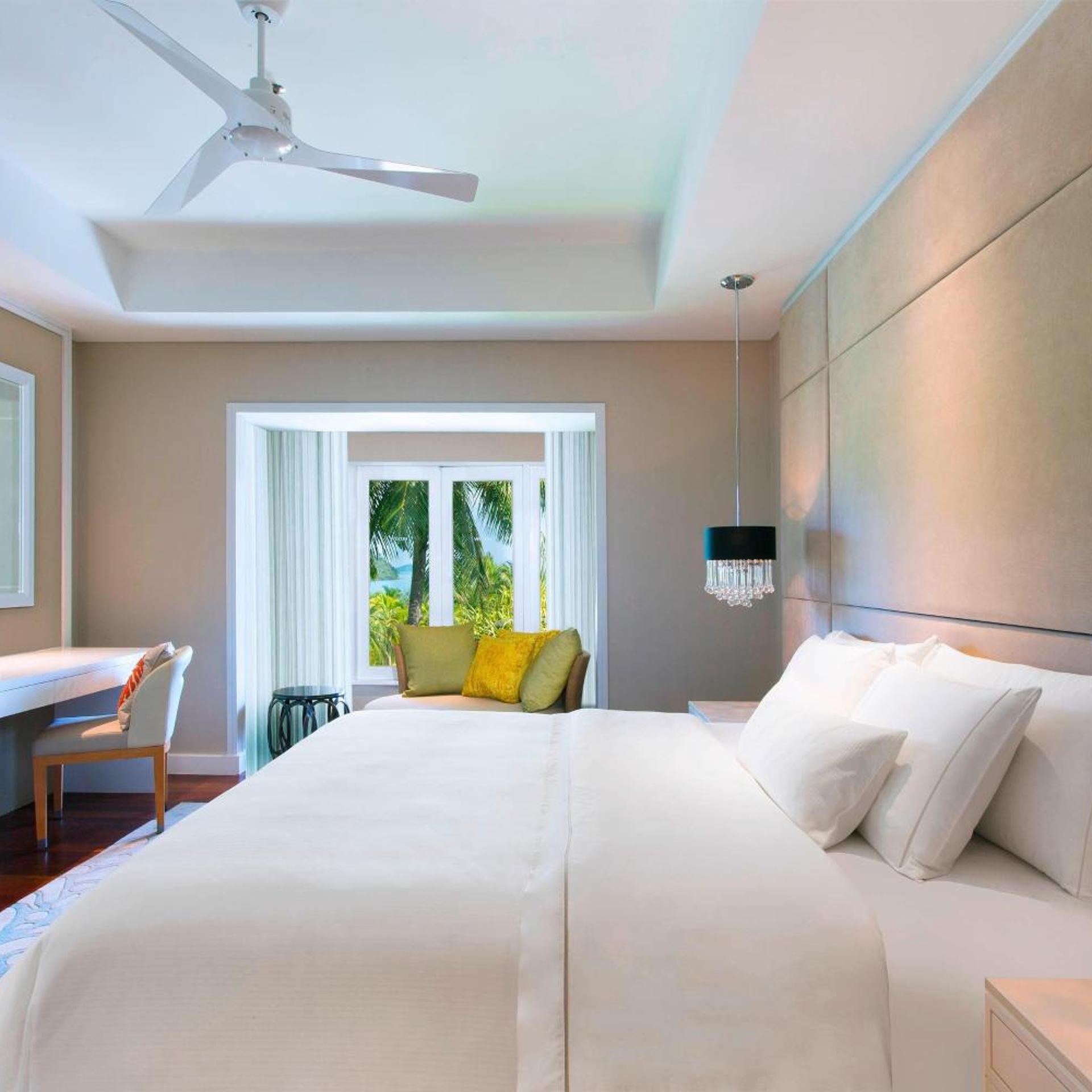 1 Bedroom, Suite, King Bed, Resort View, Balcony