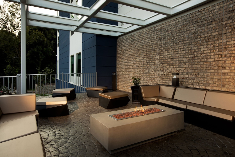 SpringHill Suites Chester 24/46