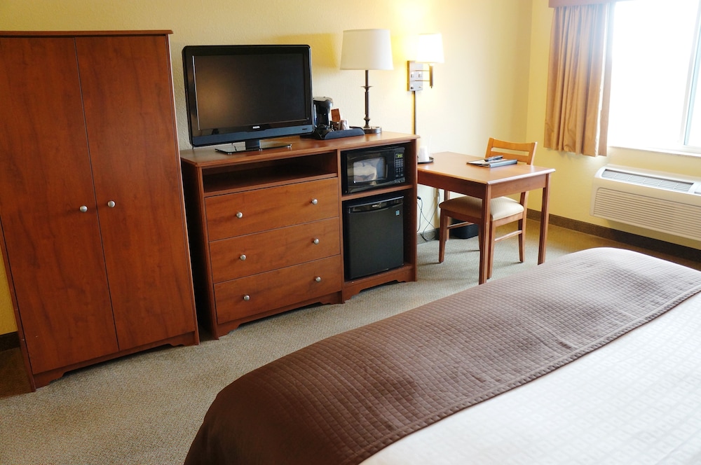 AmericInn by Wyndham Newton 7/48