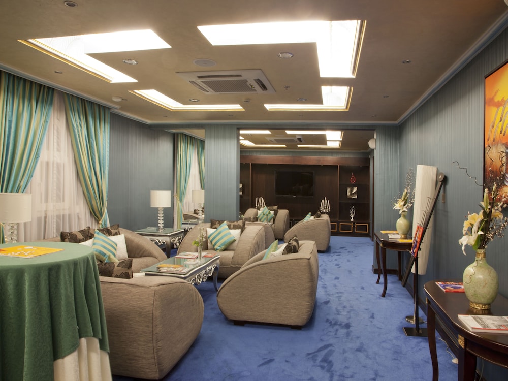 Garden Hotel 36/49