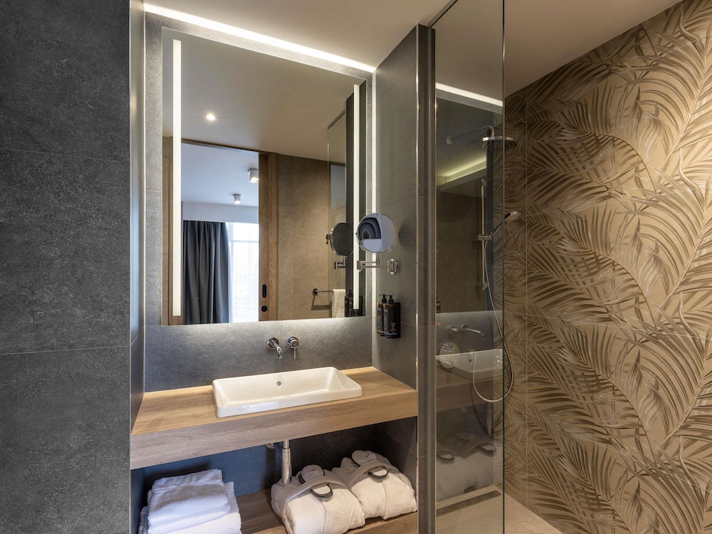 جناح جونيور بسرير كينج مع أريكة، Mercure Sofia City 7/8
