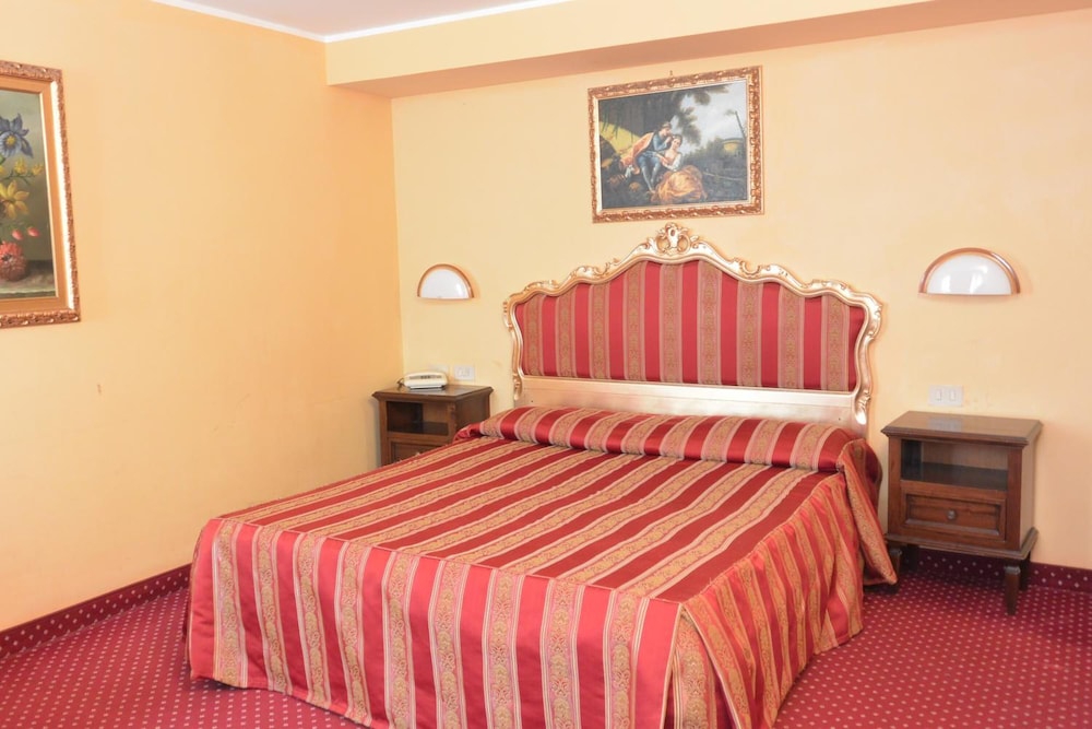 STANDARD, DOUBLE BED