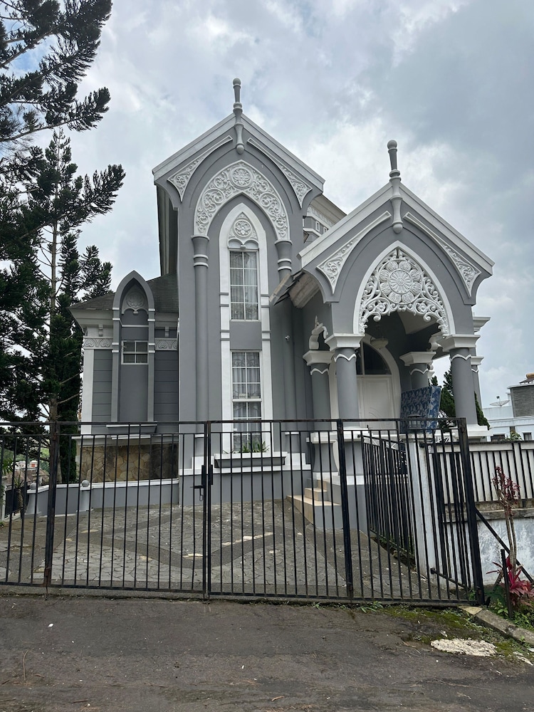 Eton Asia Kota Bunga Villas 4/48