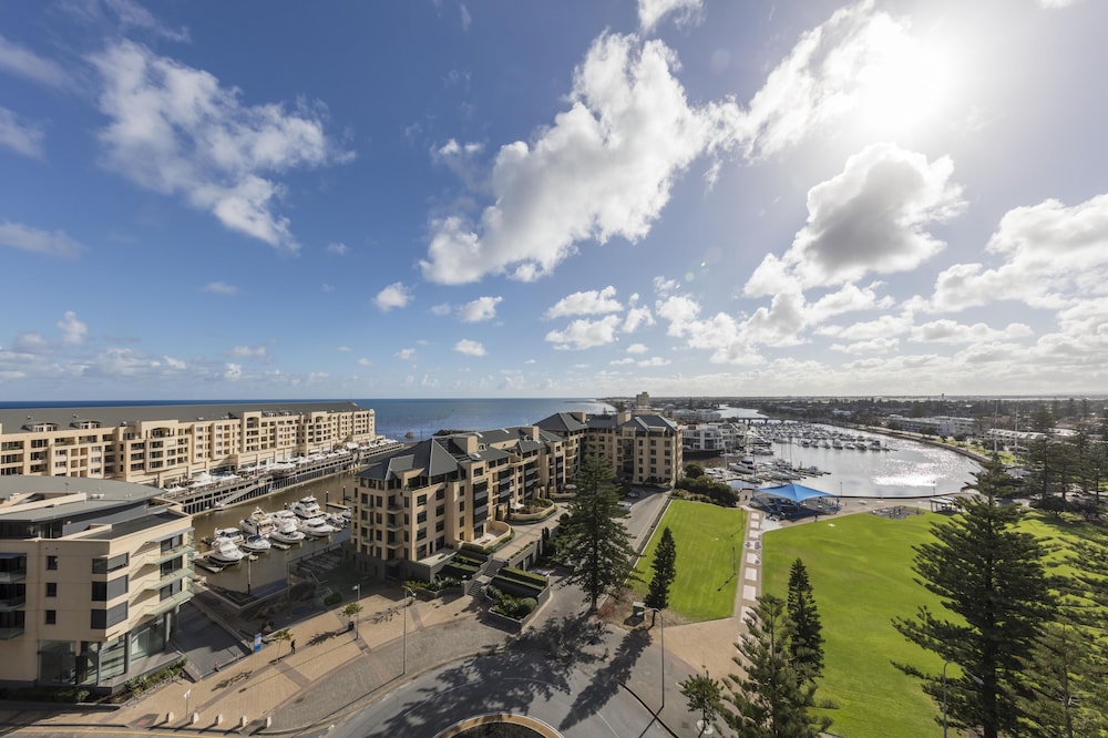 Oaks Glenelg Liberty Suites، أديليد 74/80