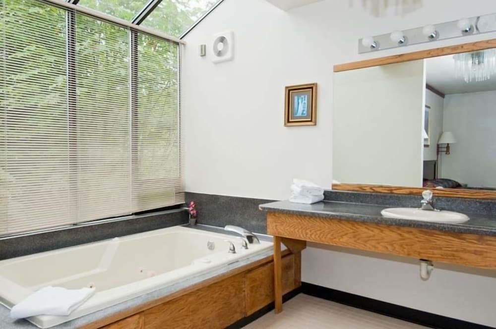 Sequim Bay Lodge 17/43