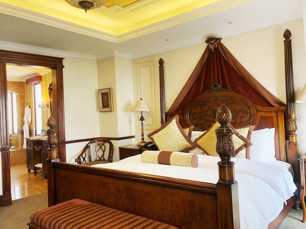 Hotel Plaza Grande 24/76