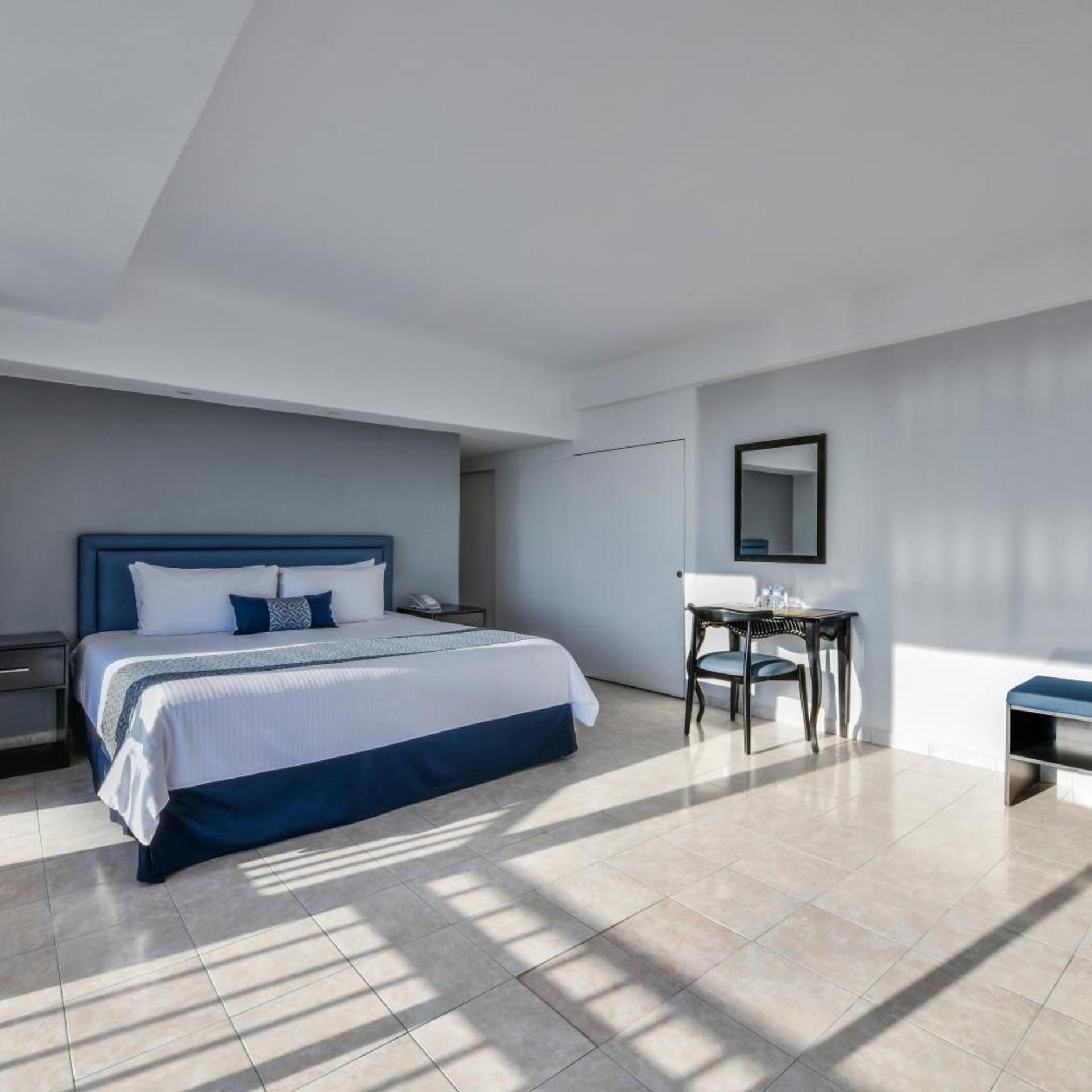 Room, Queen Bed, Sea View