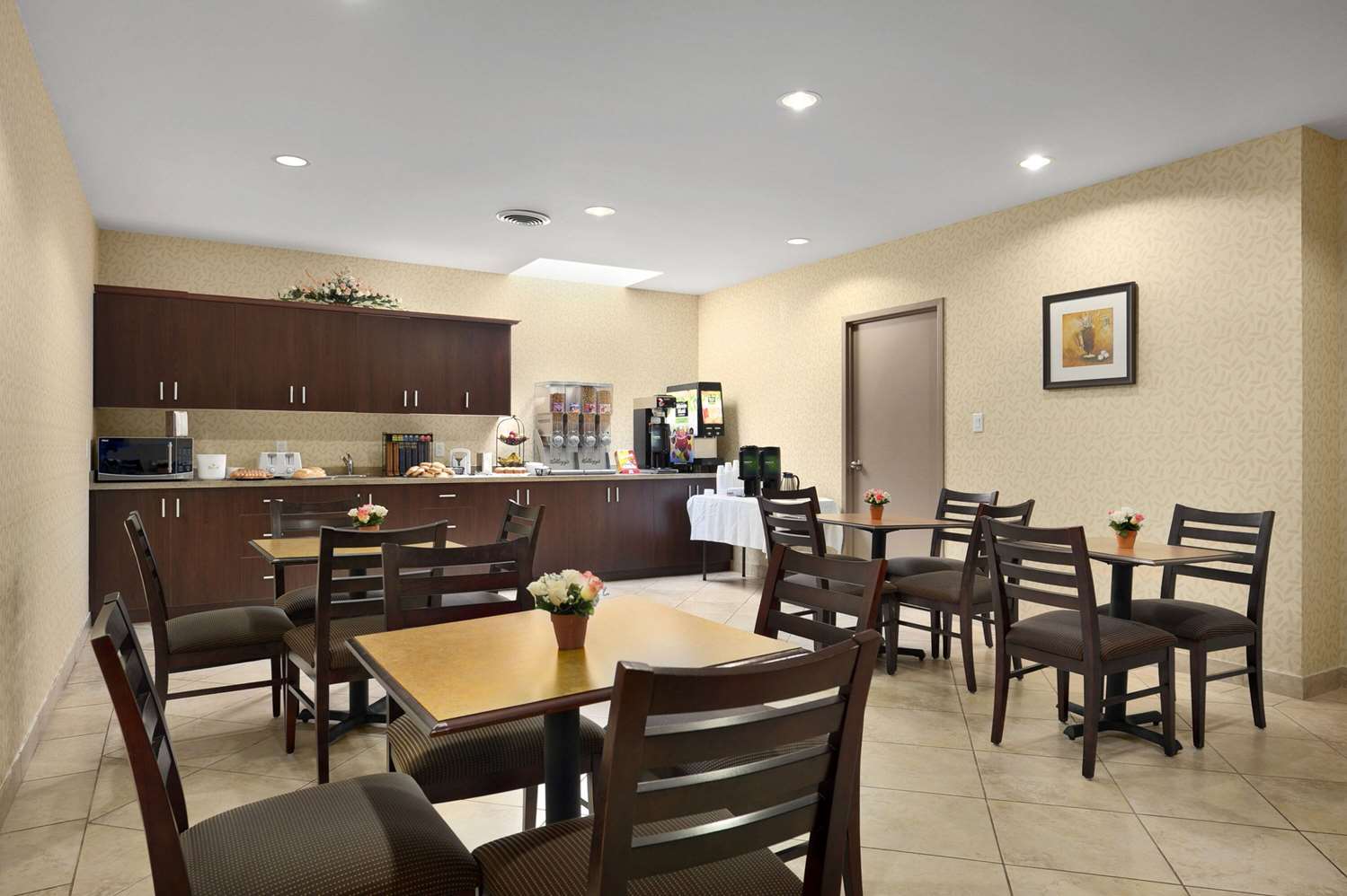 Days Inn By Wyndham Brampton 13/18