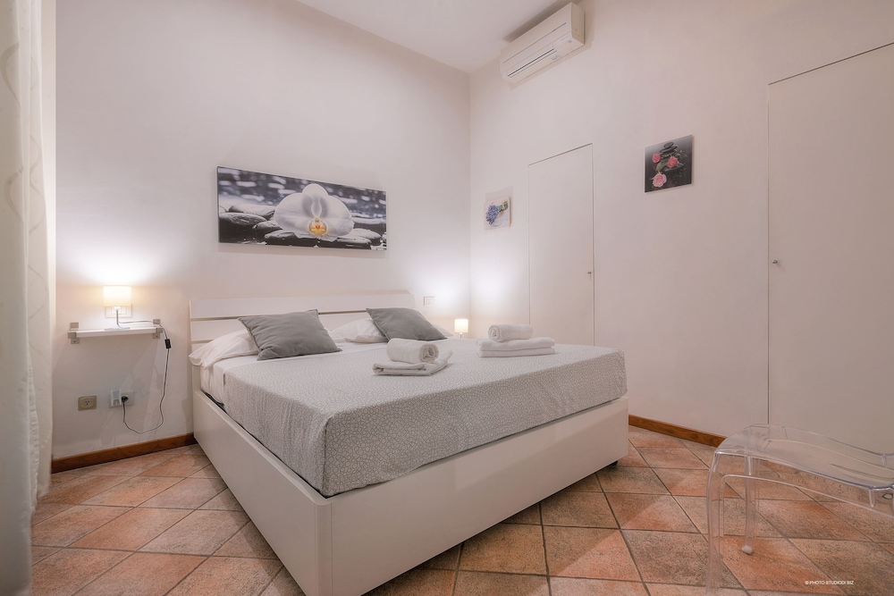 Wine Apartments Florence Moscato 4/47