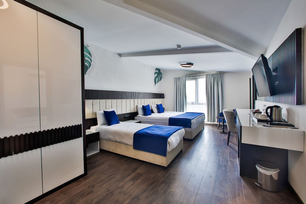 SUPERIOR, SUITE, KING BED
