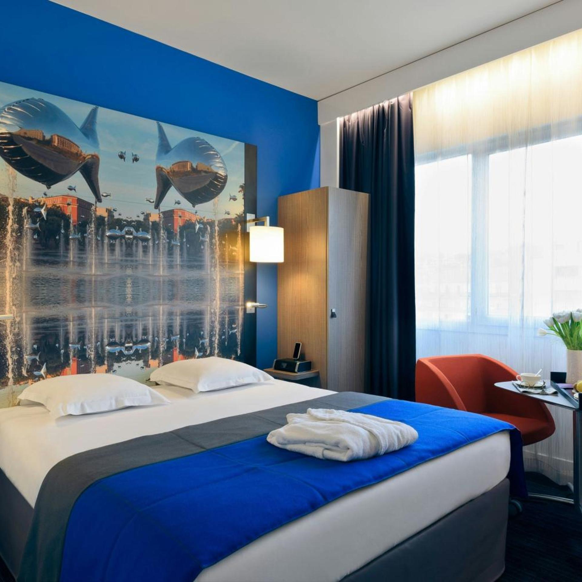 Classic, King Bed, Queen Bed, City View