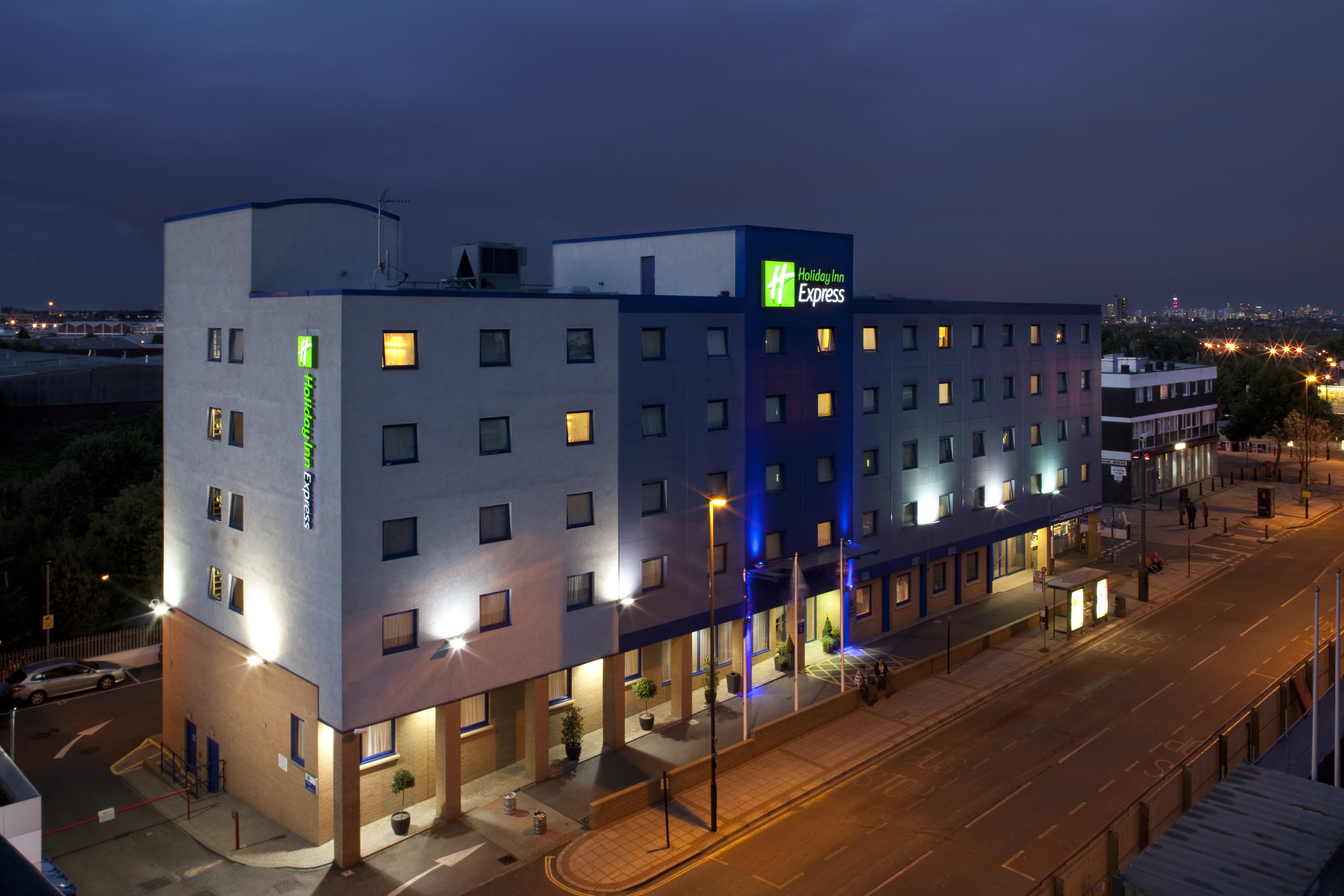 Holiday Inn Express Park Royal 2/63
