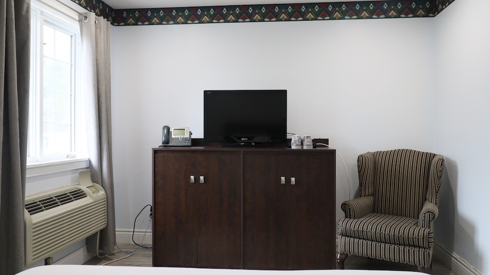 Algonquin Lakeside Inn 26/50