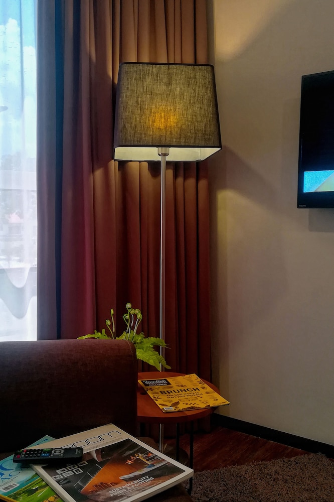 The Loft Plaza Hotel 17/25