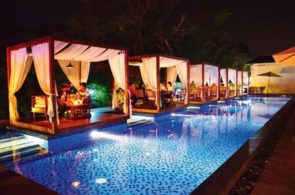 SinQ Party Hotel 23/43