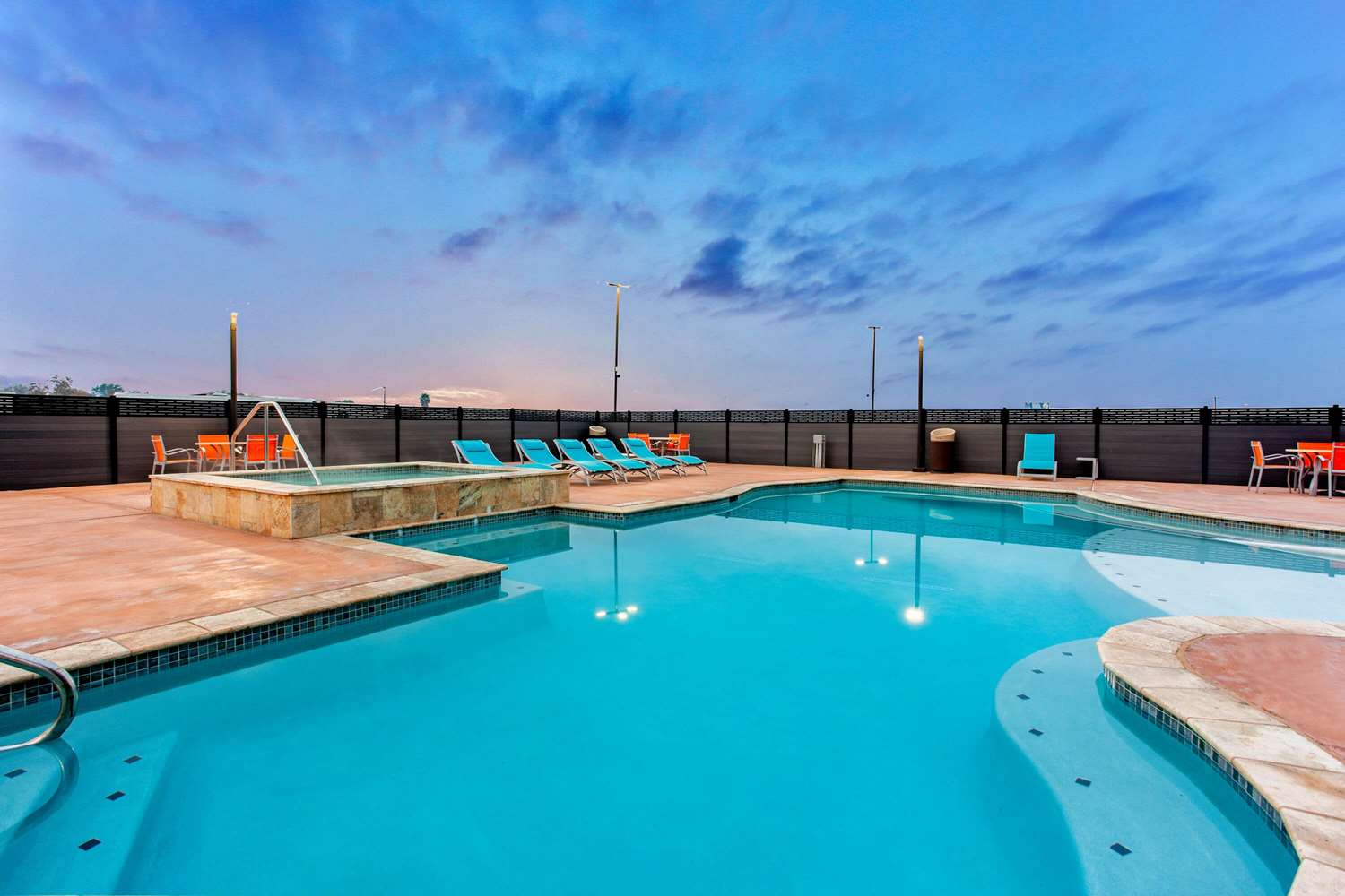 La Quinta Inn & Suites By Wyndham San Antonio Alamo City 35/49