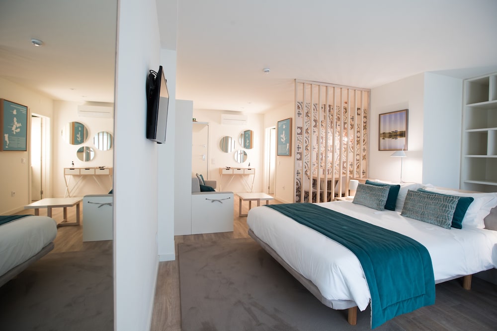 STUDIO, DOUBLE BED, SOFA