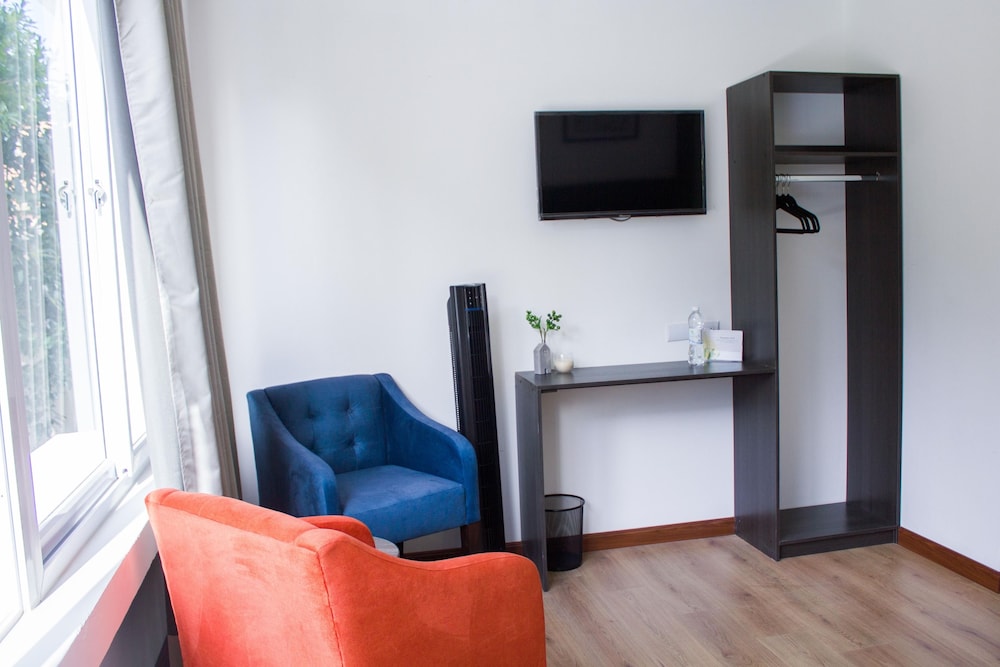 Meraki Boutique Hotel 38/42