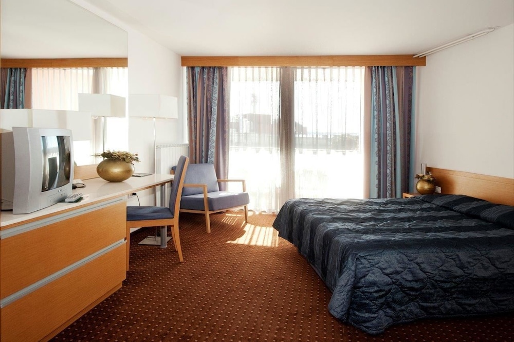 Hotel Vile Park 24/68