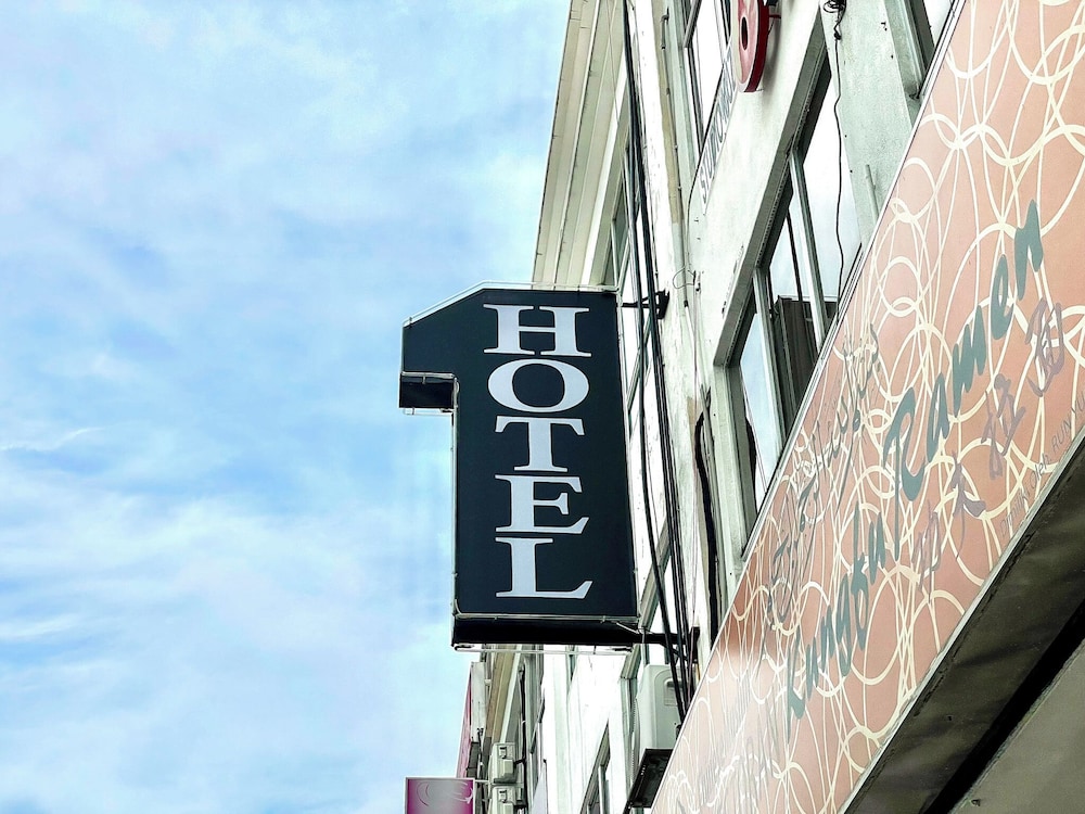 1 Hotel Taman Connaught 5/58