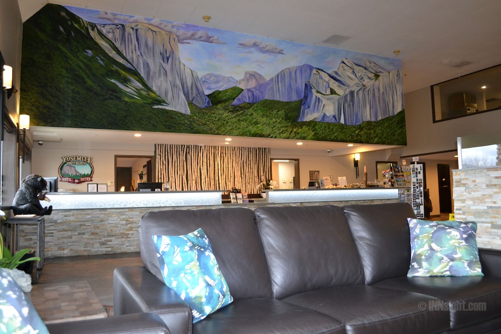 Lobby at Yosemite Southgate Hotel & Suites, OAKHURST - CA