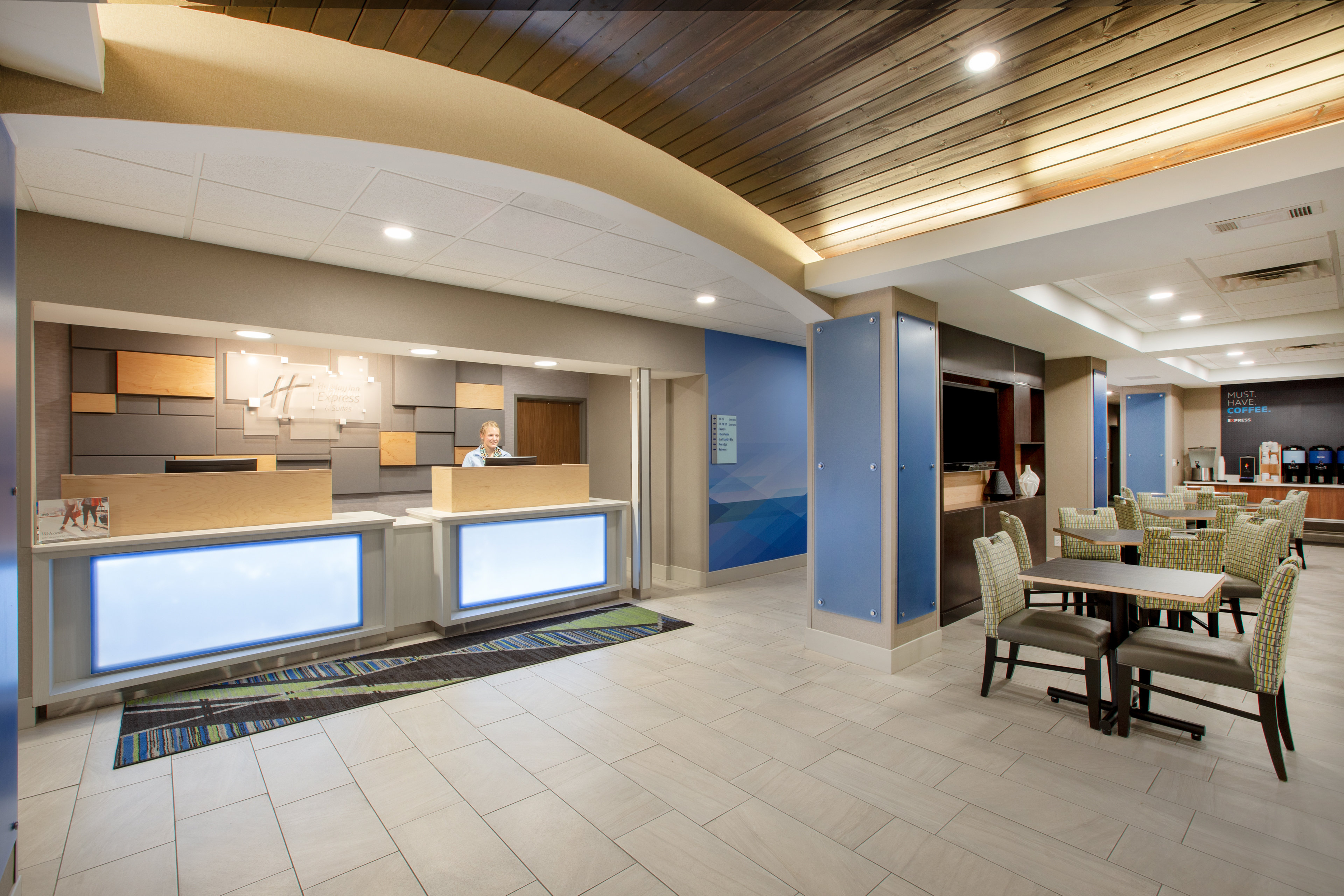 Holiday Inn Express Hotel & Suites Columbus 4/26